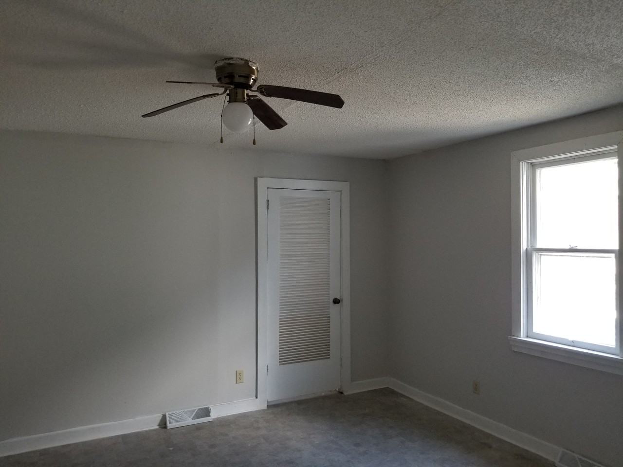 1522 N Edward St - Photo 3 of 6