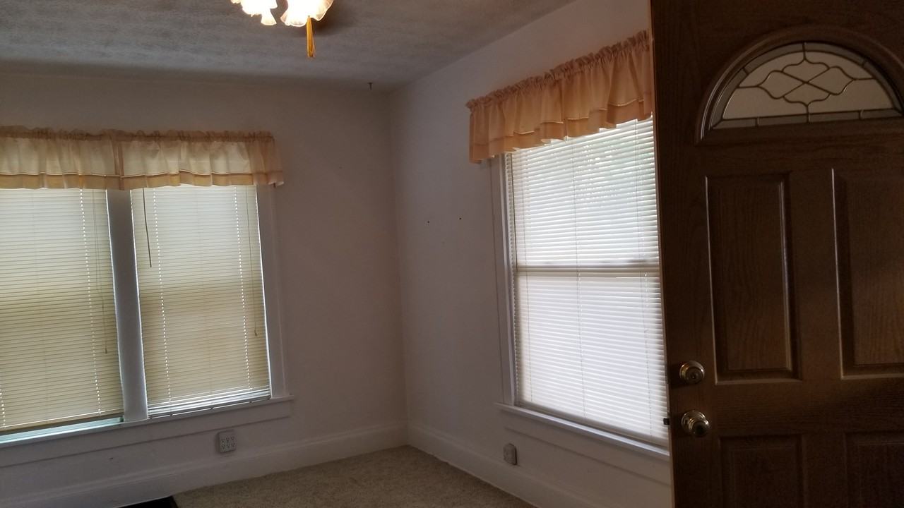 755 W Harrison Ave - Photo 3 of 8