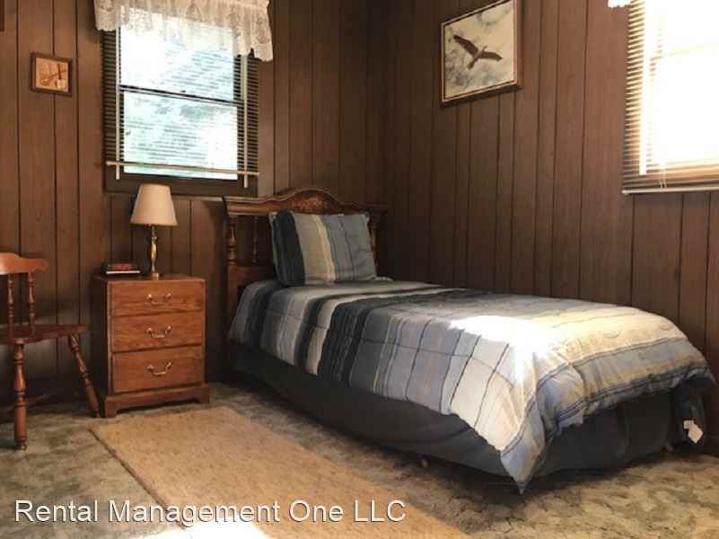 4865 Lakeview Dr - Photo 2 of 12