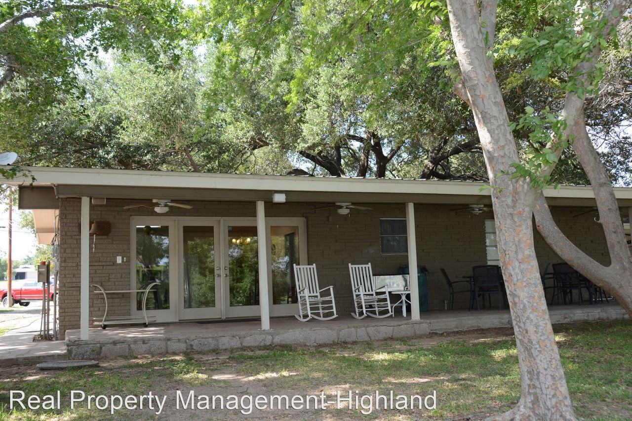 1800 Bluebonnet Ln - Photo 3 of 10