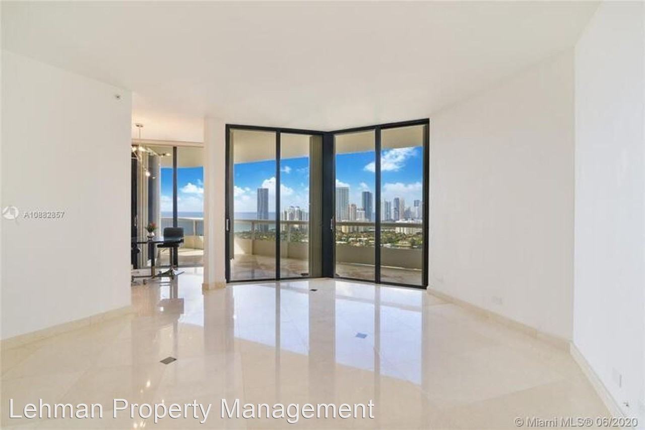 20191 E Country Club Dr - Photo 2 of 11