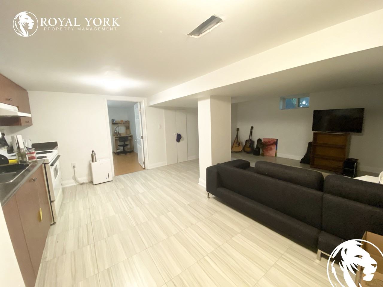 34 2-34 Hertford Avenue - Photo 2 of 15