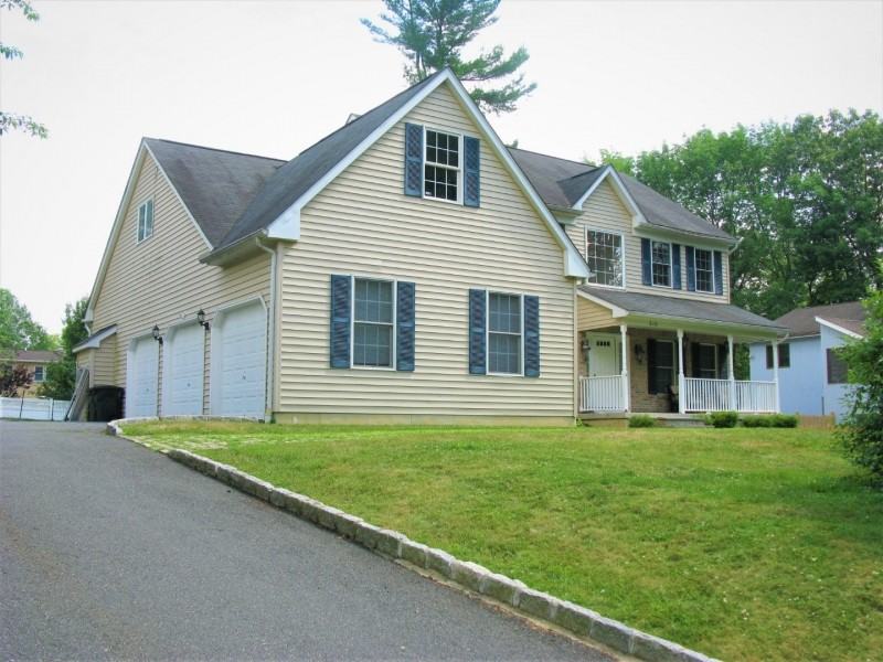 310 Ann St - Photo 3 of 24