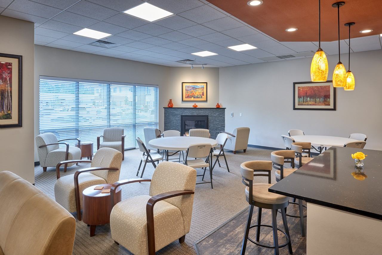 Oakridge Crossing - Age 62+ Apartments - Photo 7 of 13