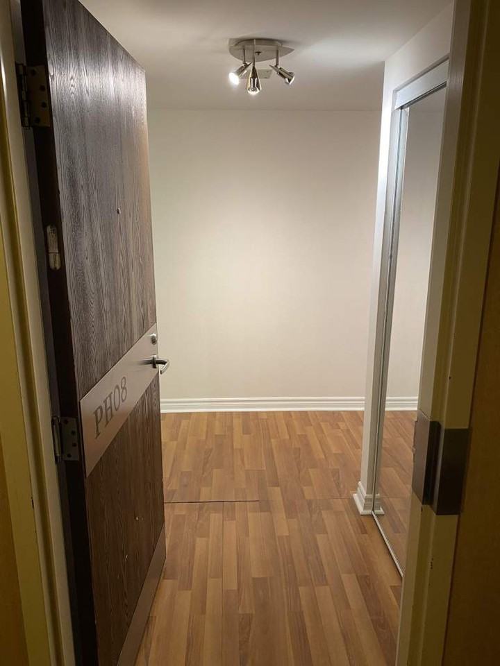 44 Gerrard Street West - Photo 3 of 23