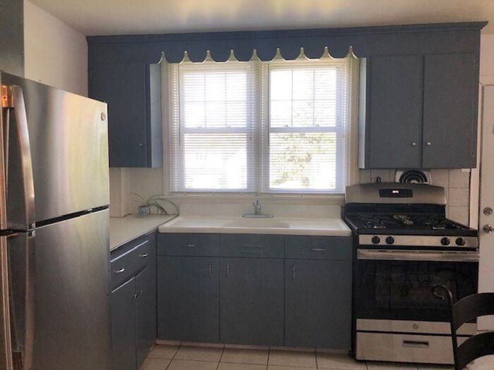 1246 Mildred Ave - Photo 3 of 8