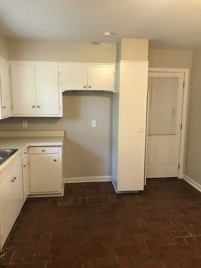 5544 Wayneland Dr - Photo 3 of 7