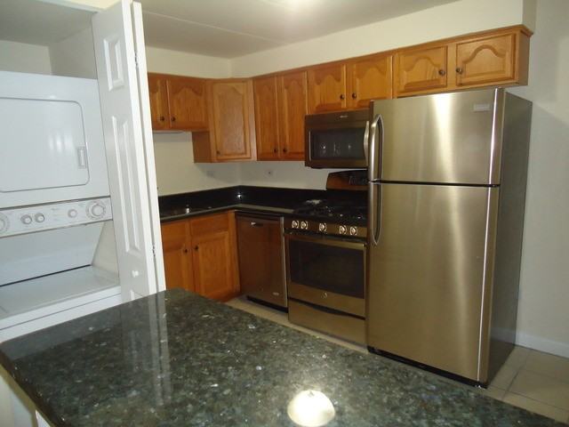 10911 W Lloyd Dr #1 - Photo 2 of 5