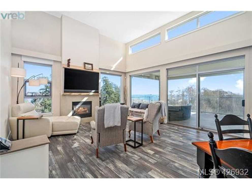 3230 Selleck Way - Photo 3 of 15