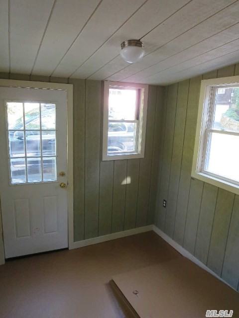 468 Old Bridge Rd - Photo 3 of 11