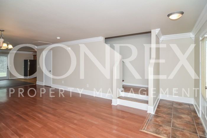 134 Whitestone Dr Ne - Photo 2 of 10