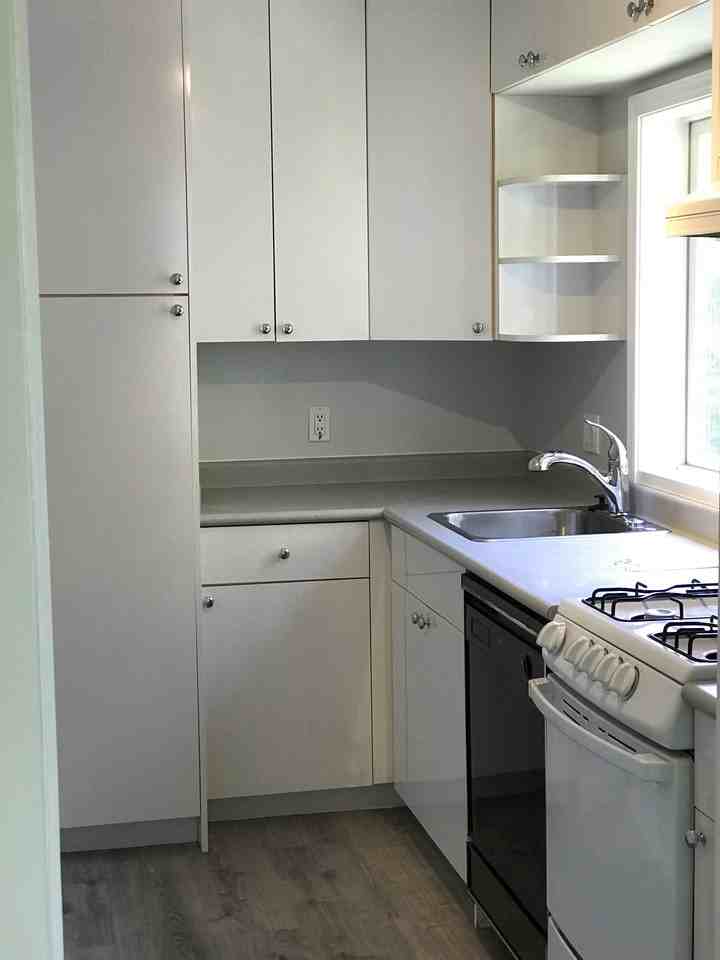 2455 West 8th Avenue