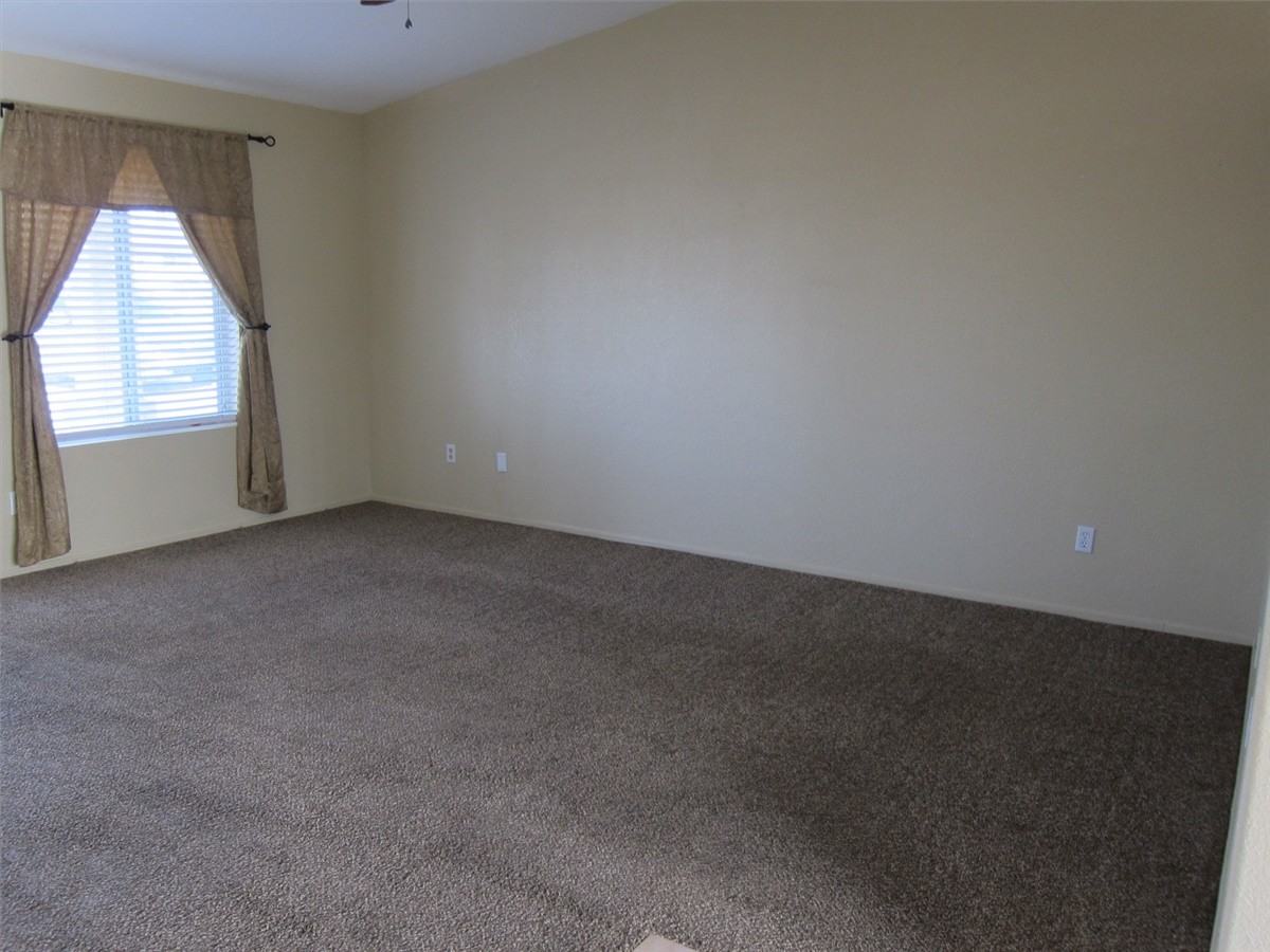 3128 S Jamaica Blvd - Photo 2 of 15
