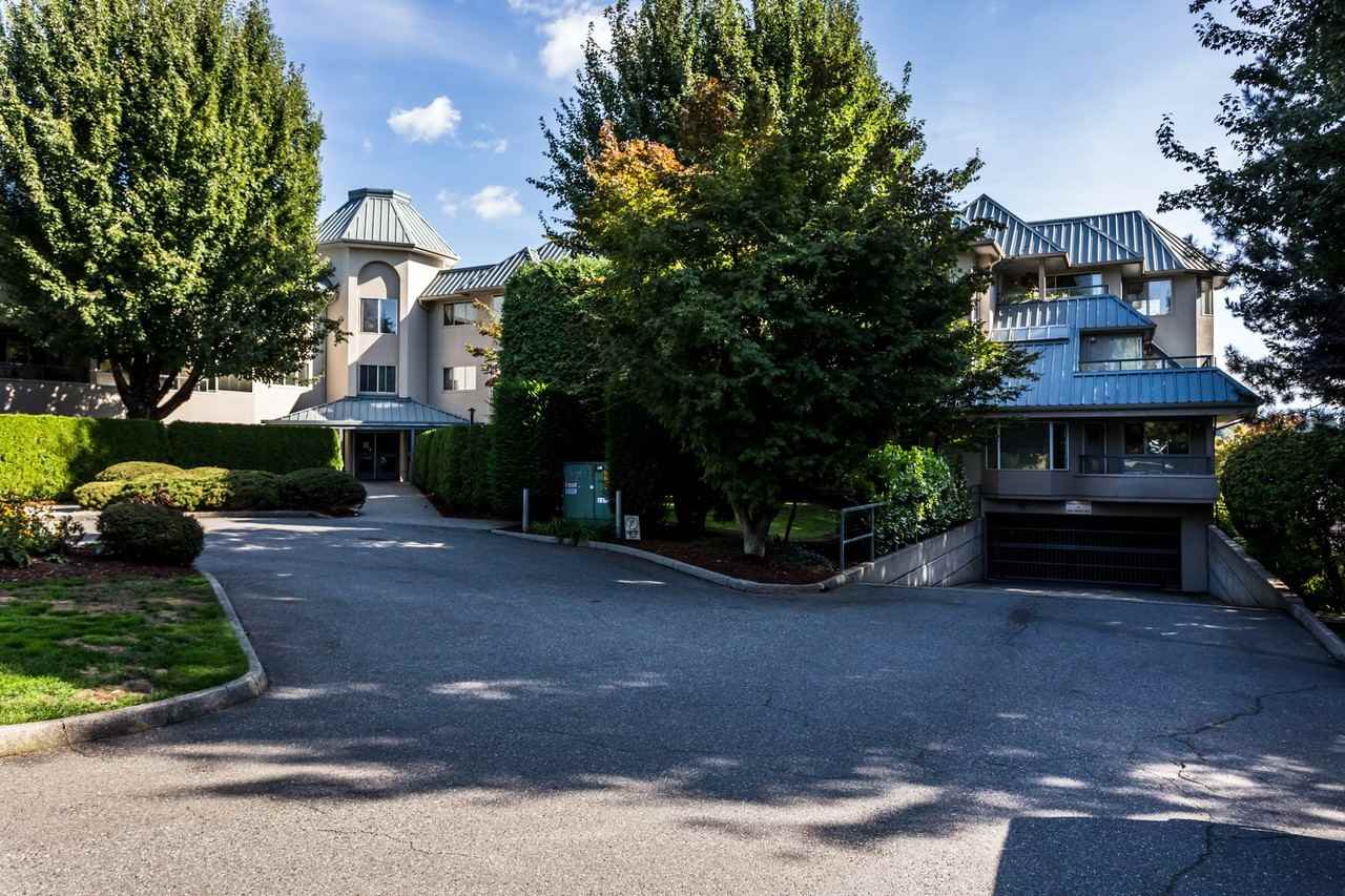 The Seasons - Photo 2 of 5