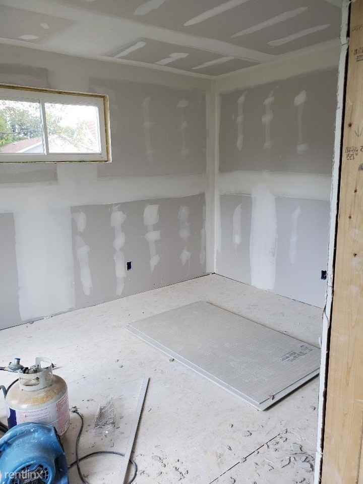 209 Buffalo St - Photo 2 of 19