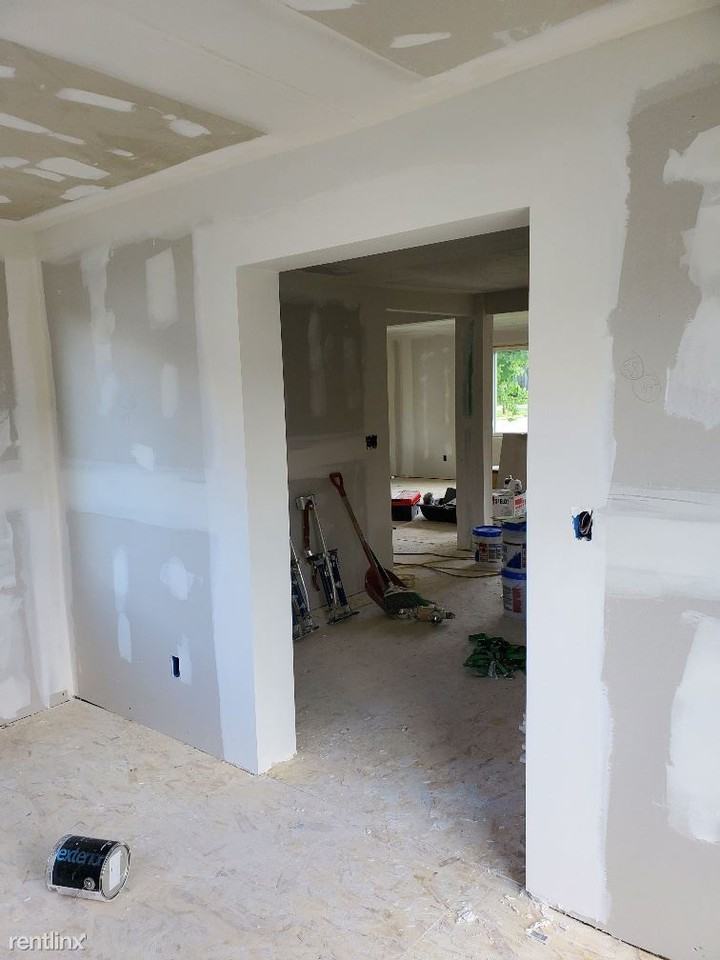 209 Buffalo St - Photo 3 of 19