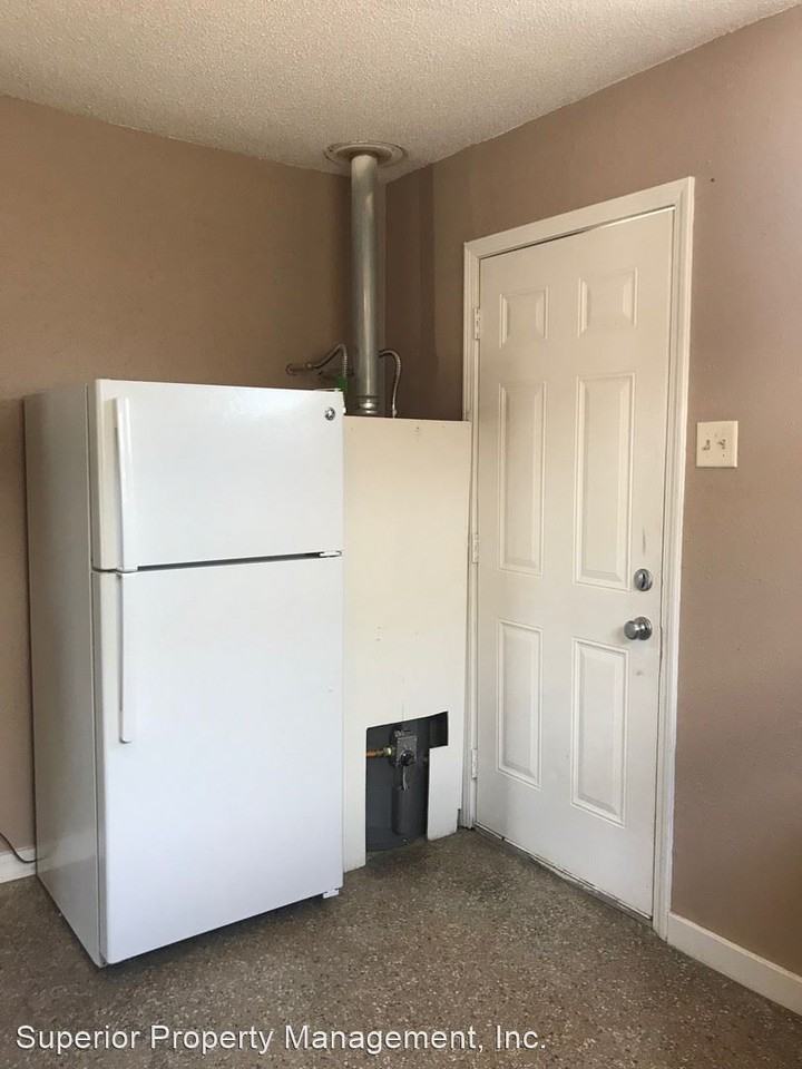 2824-26 Pauger St. - Photo 3 of 11