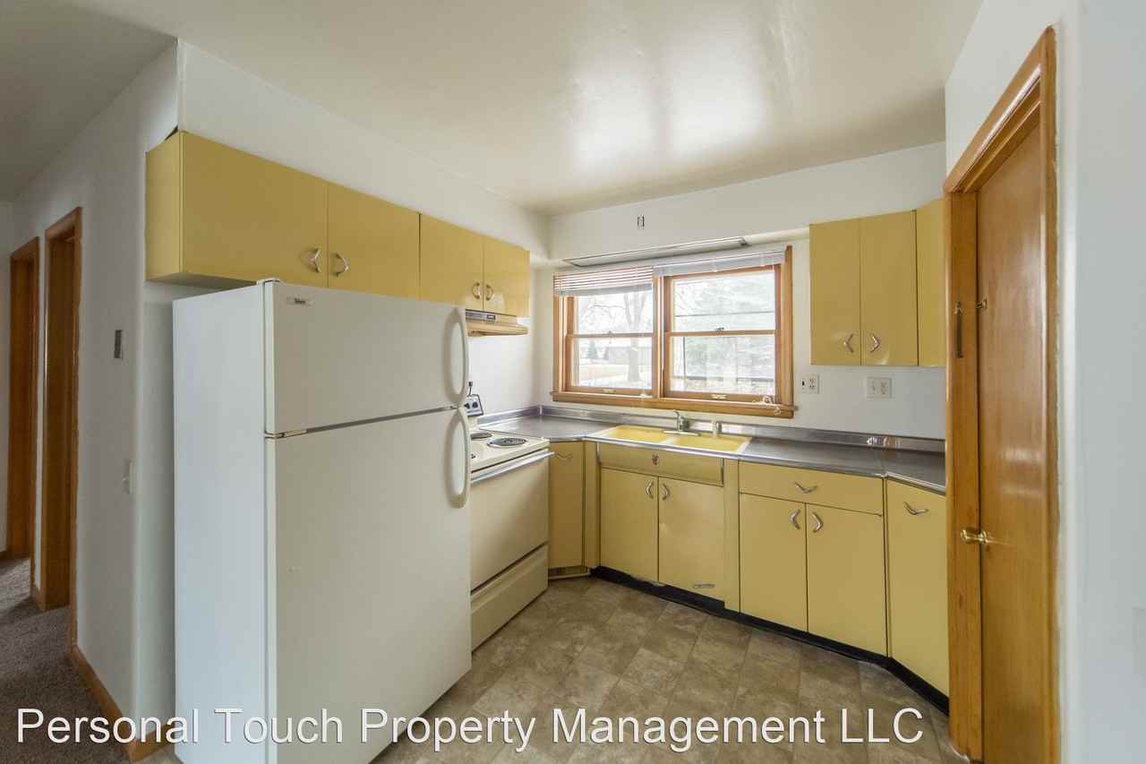 408 3rd St Sw - Photo 3 of 9