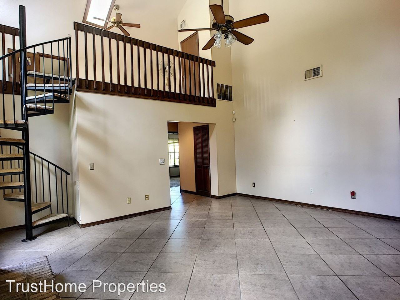 3141 Berridge Ln - Photo 3 of 10