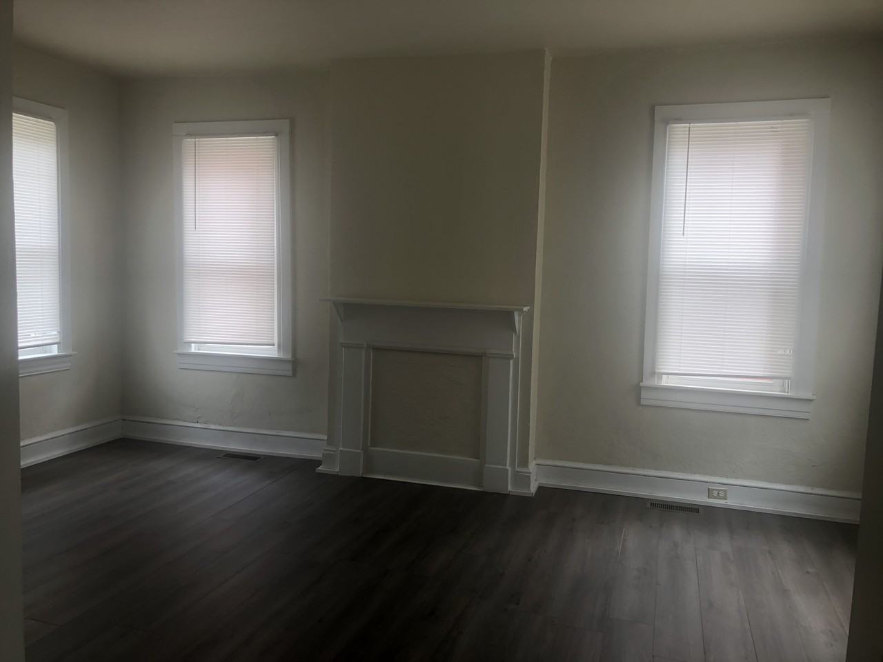115 S West St - Photo 3 of 21