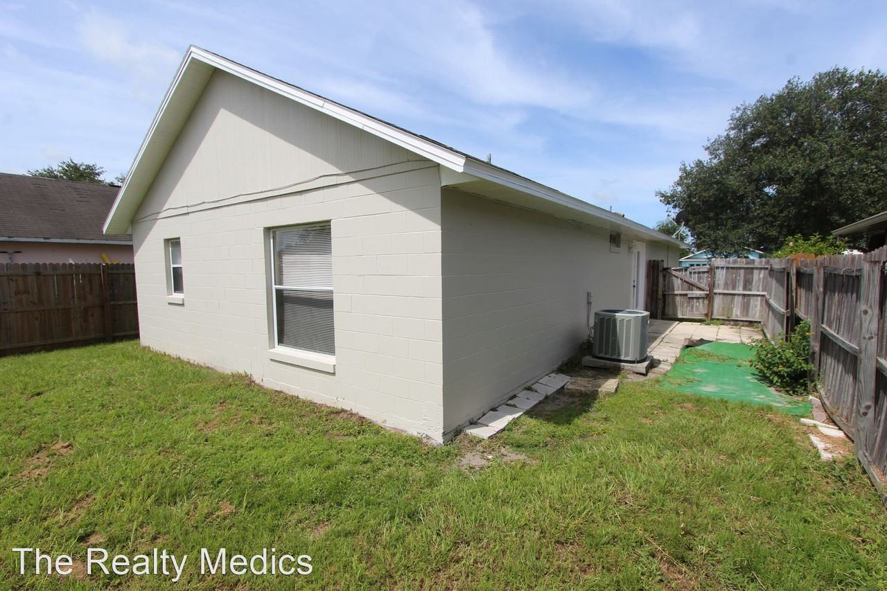 1957 Teaberry Ct - Photo 2 of 14