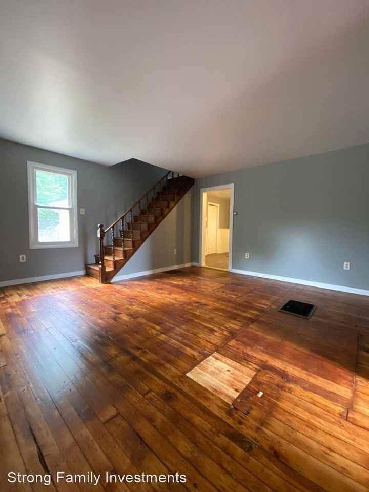 320 N Beaver St - Photo 2 of 18