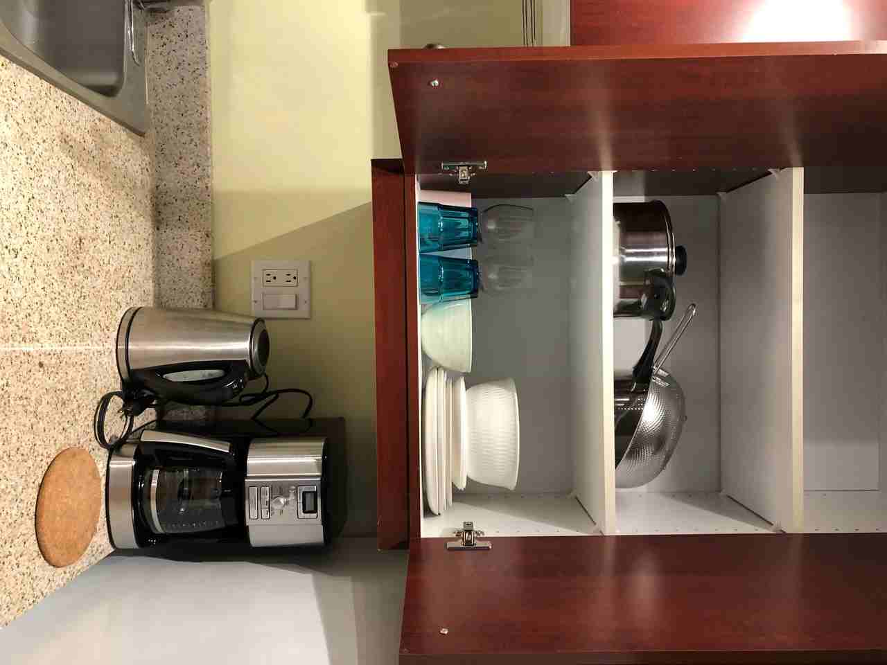 3465 Ch De La Côte-Des-Neiges - Photo 2 of 8