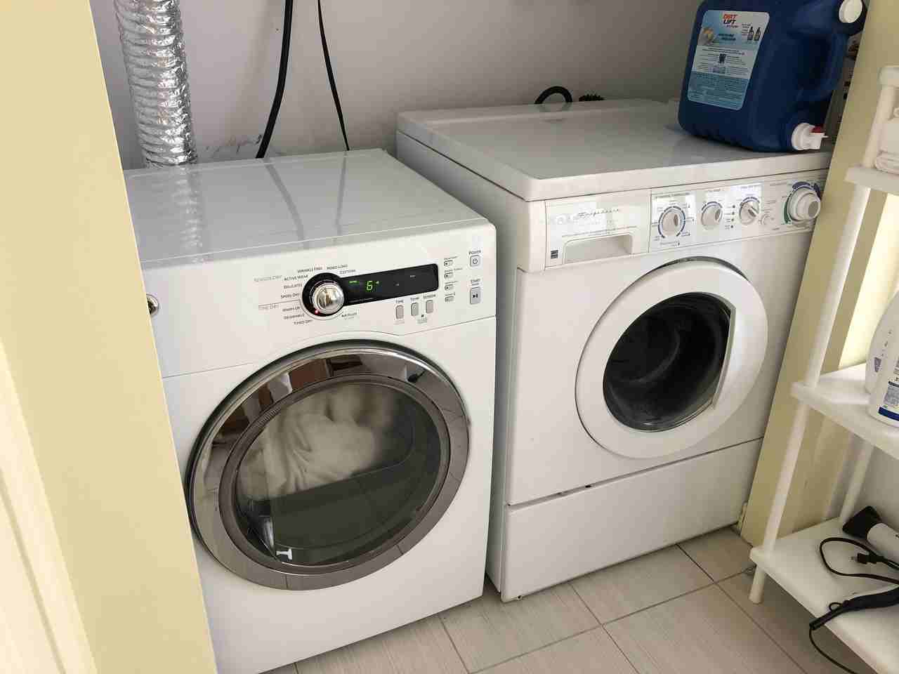 3465 Ch De La Côte-Des-Neiges - Photo 3 of 8