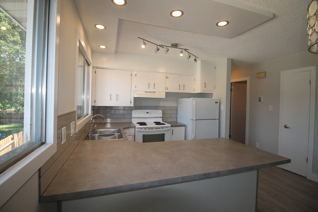 403 Millbourne Rd E - Photo 2 of 22