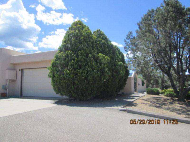 746 Tramway Ln Ne - Photo 2 of 12