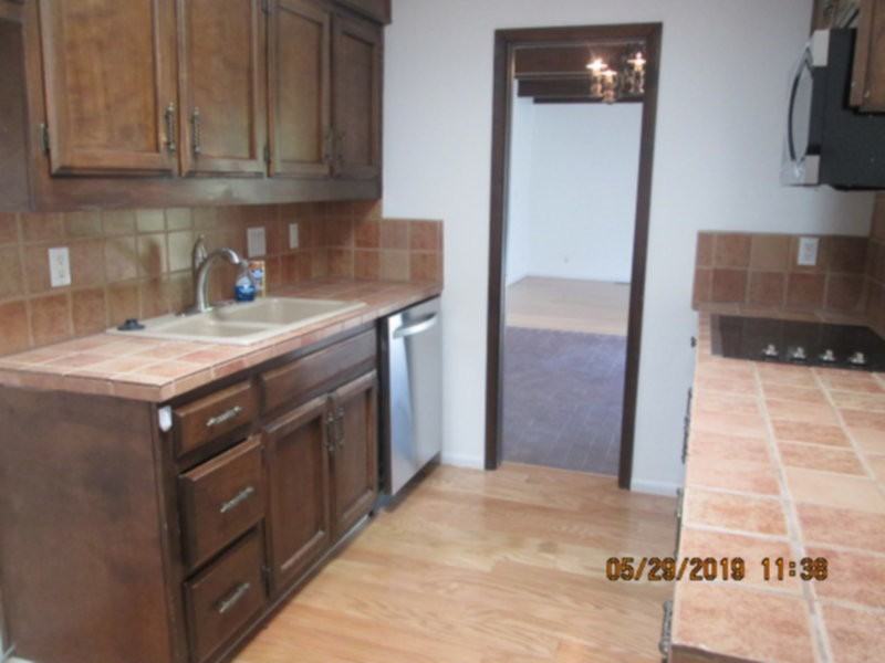 746 Tramway Ln Ne - Photo 3 of 12