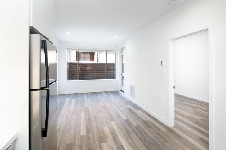 2133 Stockton Street Apartments - Photo 2 of 40