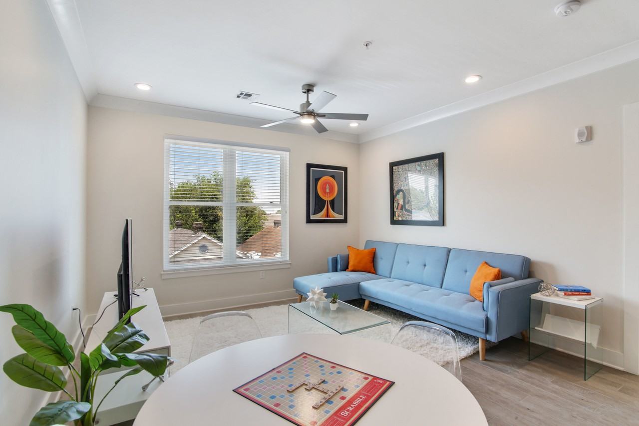 Parkway Apartments - Photo 3 of 29