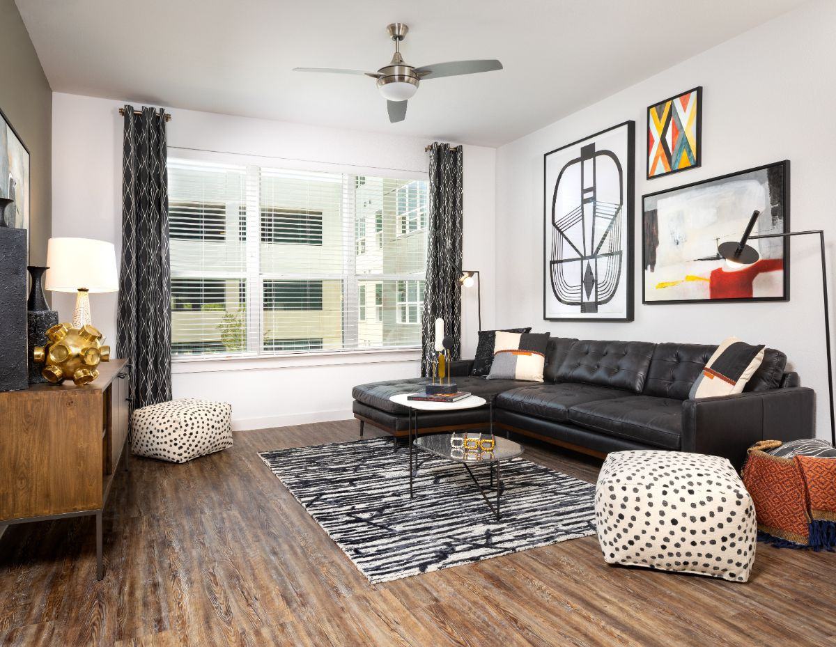 5000 N Mays St - Photo 2 of 50