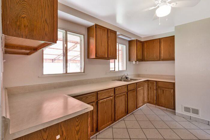 3525 Grape St - Photo 3 of 15