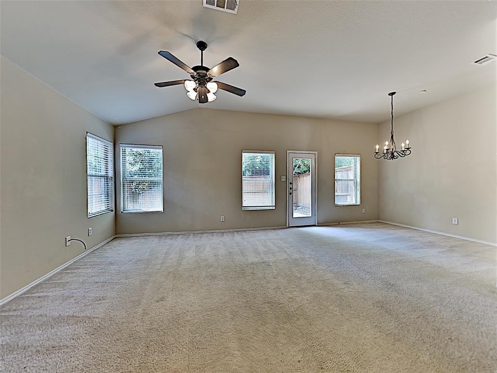 1127 Sophia St - Photo 2 of 19