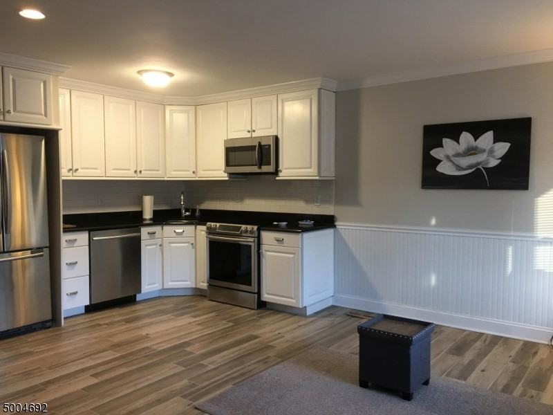 84 Carriage Ln - Photo 3 of 19