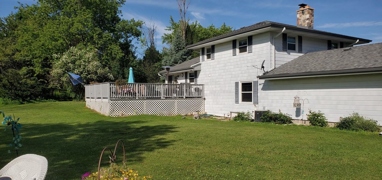 6430 Congress Dr - Photo 2 of 15