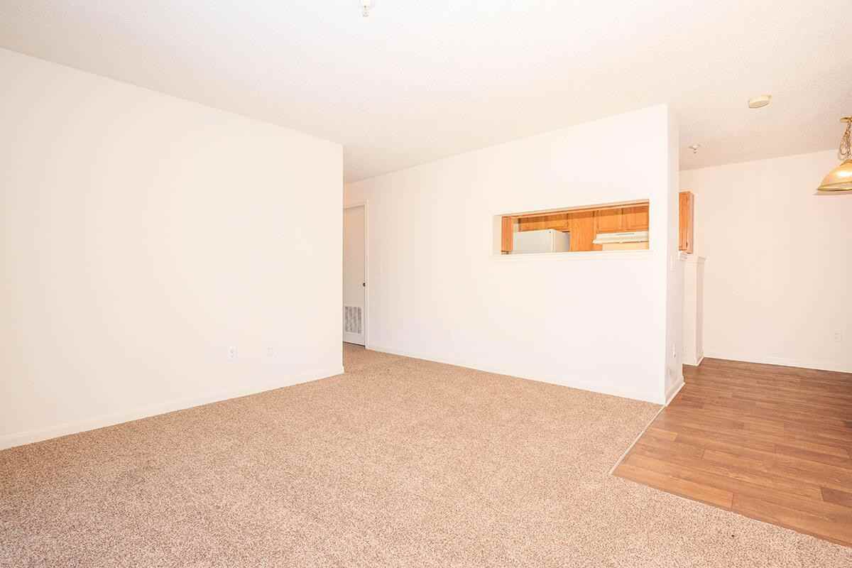 Cedar Pointe Apartments - Photo 4 of 32