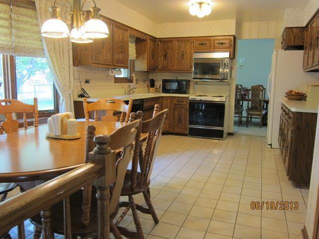 3314 Knollwood Ln - Photo 2 of 12