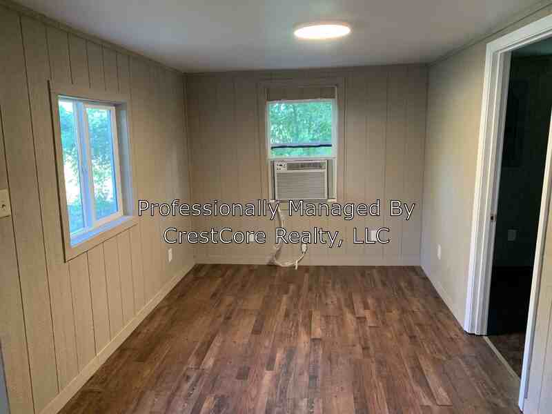 324 Jones St - Photo 2 of 7