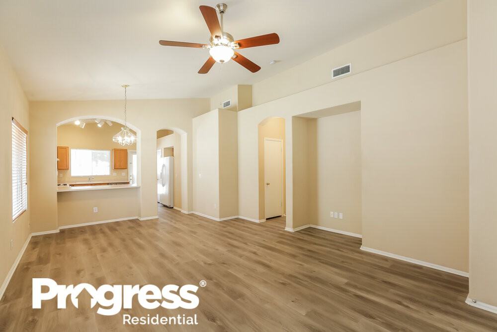 15616 W Magnolia St - Photo 3 of 16