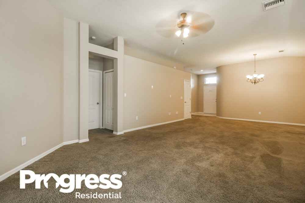 2536 Rosehaven Dr - Photo 3 of 16