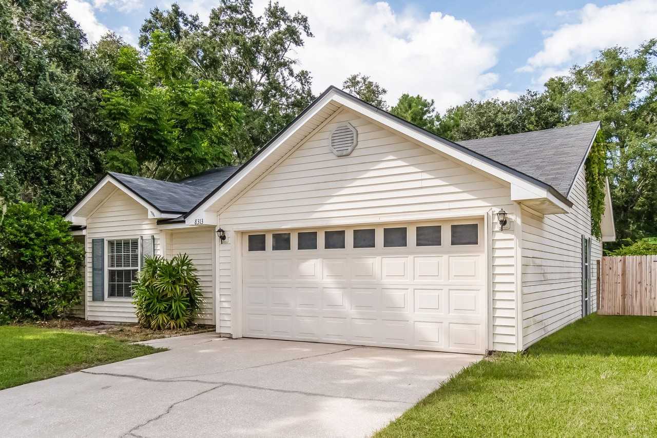 8313 Lakemont Dr - Photo 2 of 22