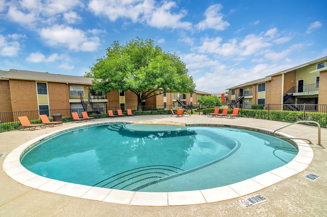 z-101122-Trinity Oaks - Photo 3 of 12