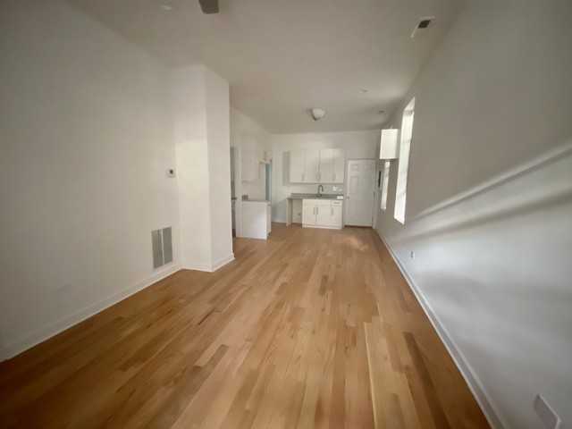 1350 N Greenview Ave #1R - Photo 2 of 9