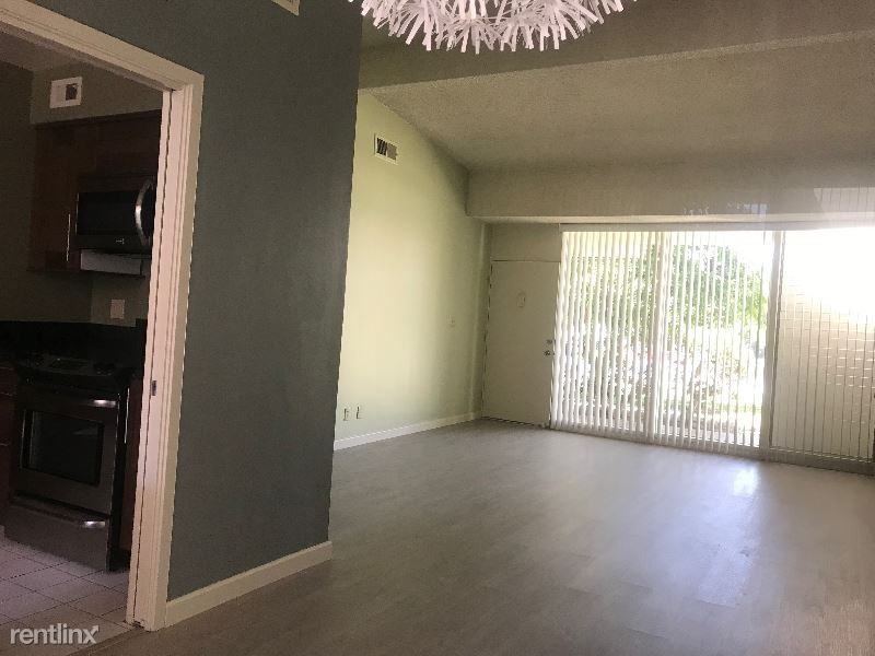 660 W Bonita Ave 28c - Photo 3 of 22