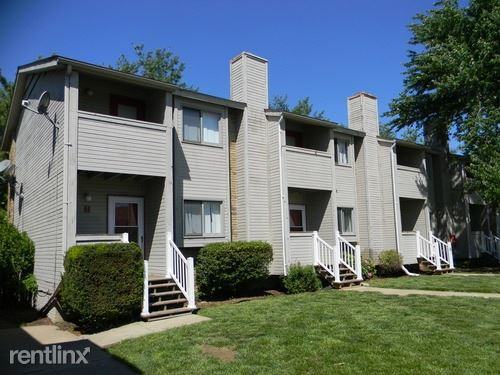 1707 E Walnut St - Photo 2 of 9