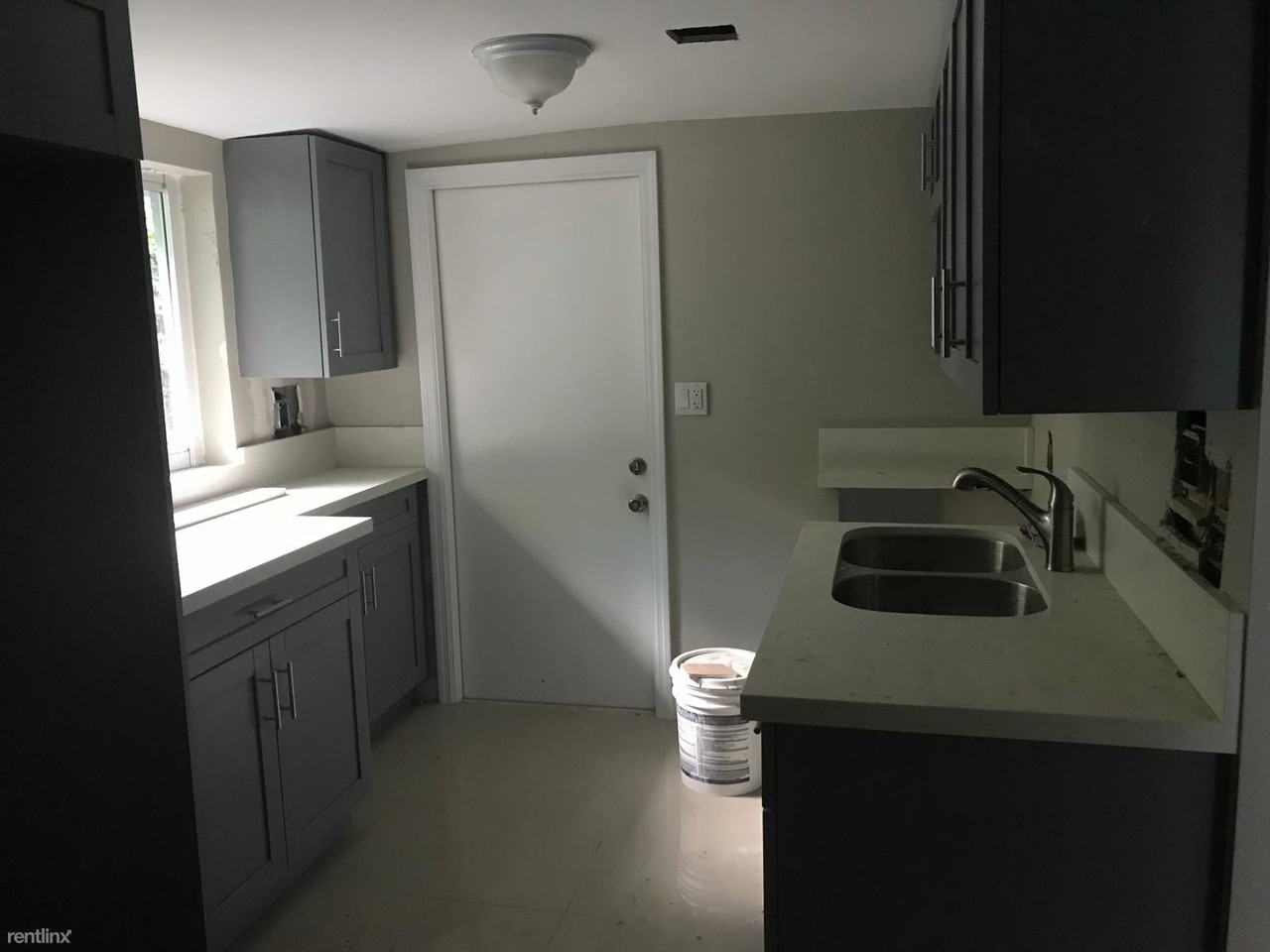 1155 NE 113th St - Photo 3 of 8