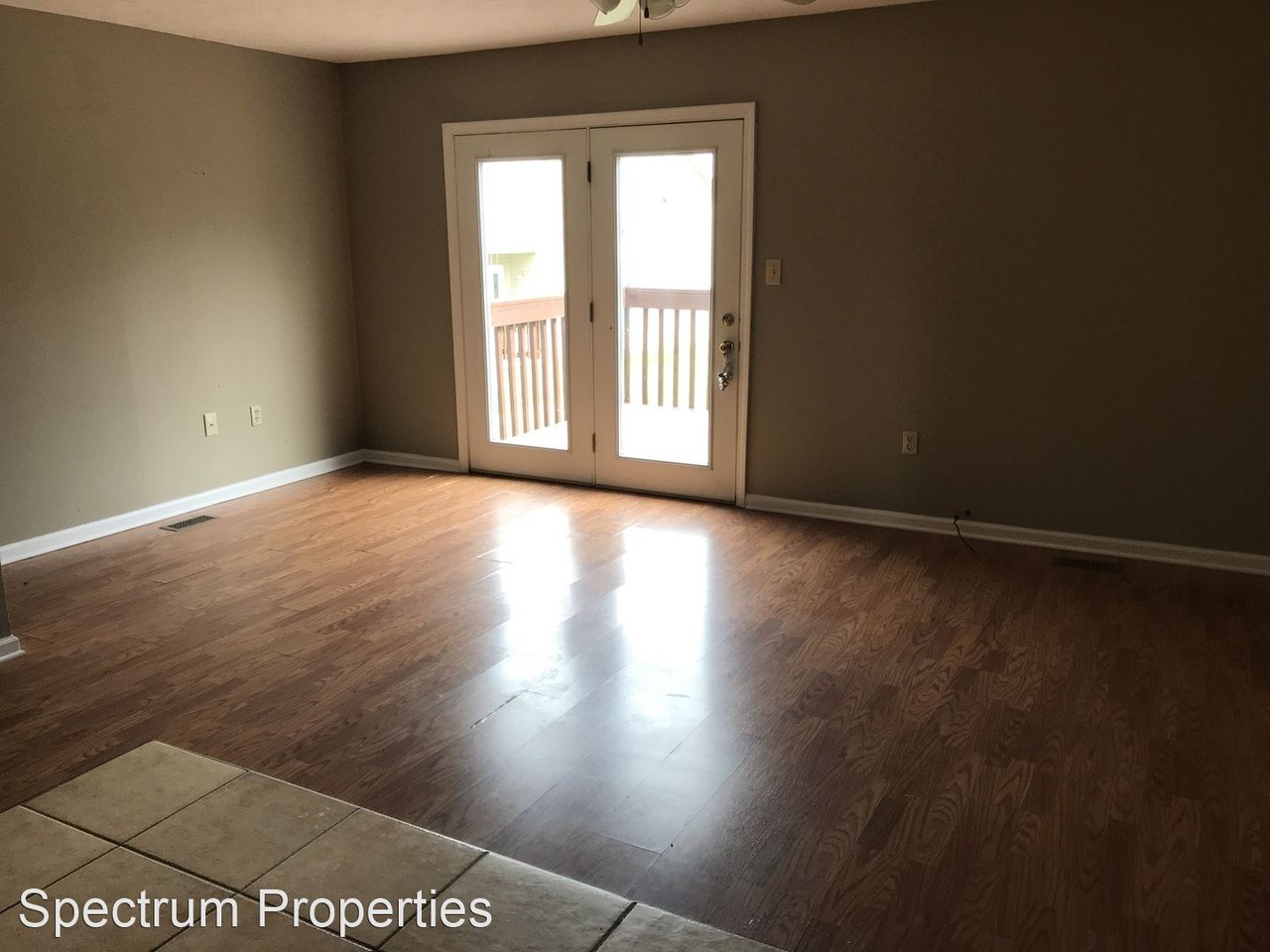 Old Oak Lane Duplex - Photo 3 of 8